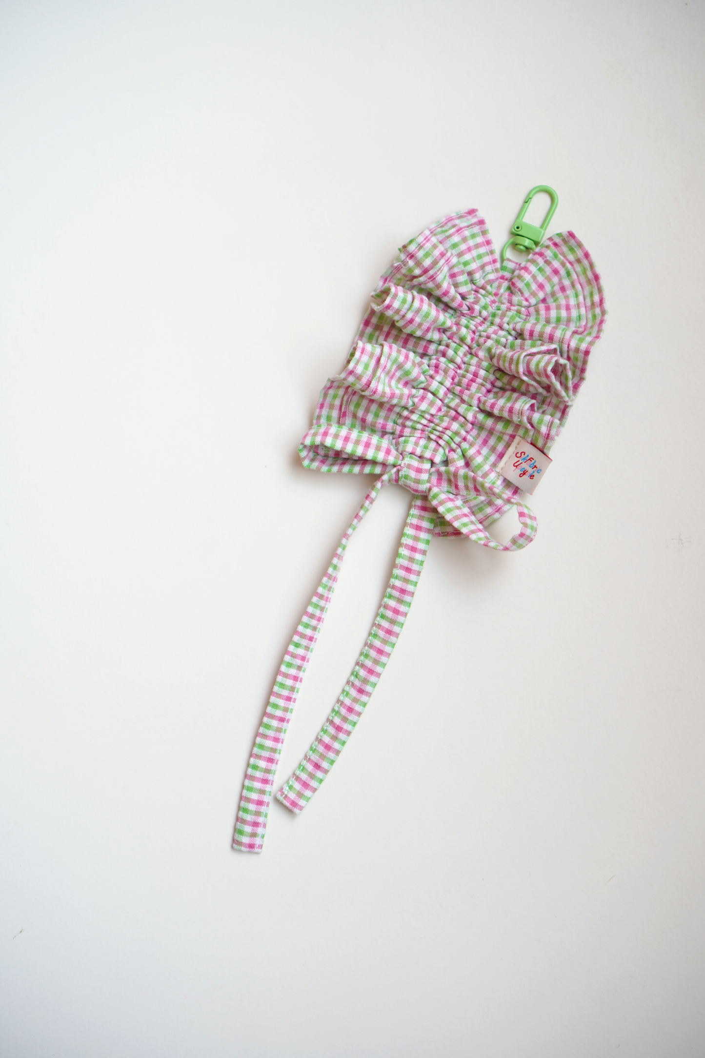 Ruffled Keychain | M size | Green & Pink