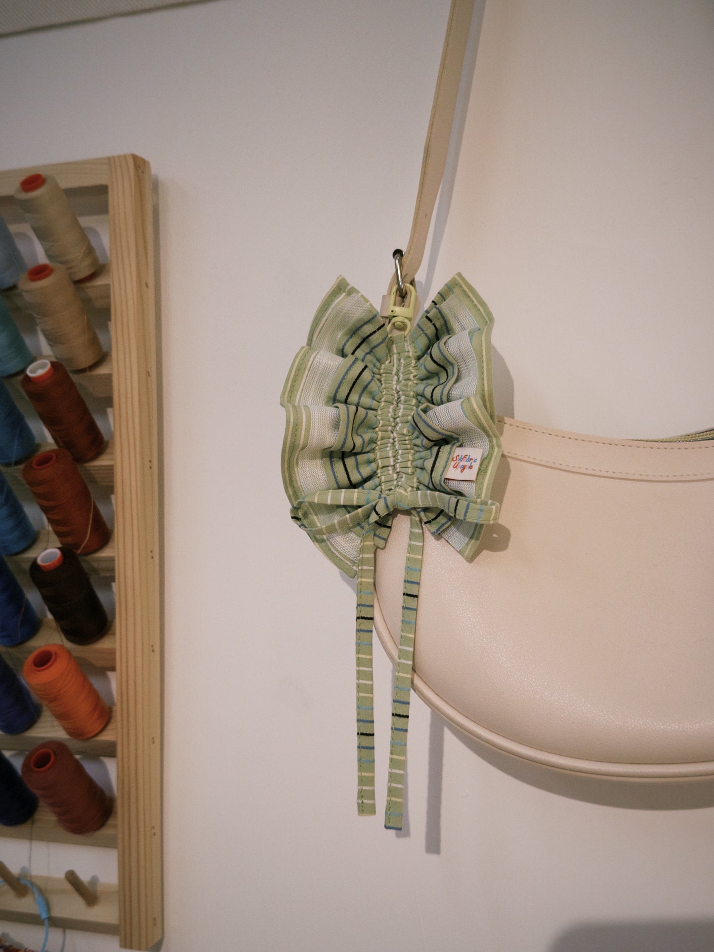 Ruffled Keychain | L size | Avocado Green