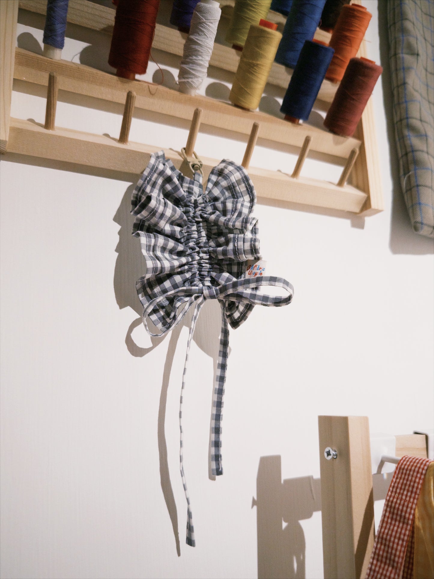 Ruffled Keychain | M size | Grey Gingham