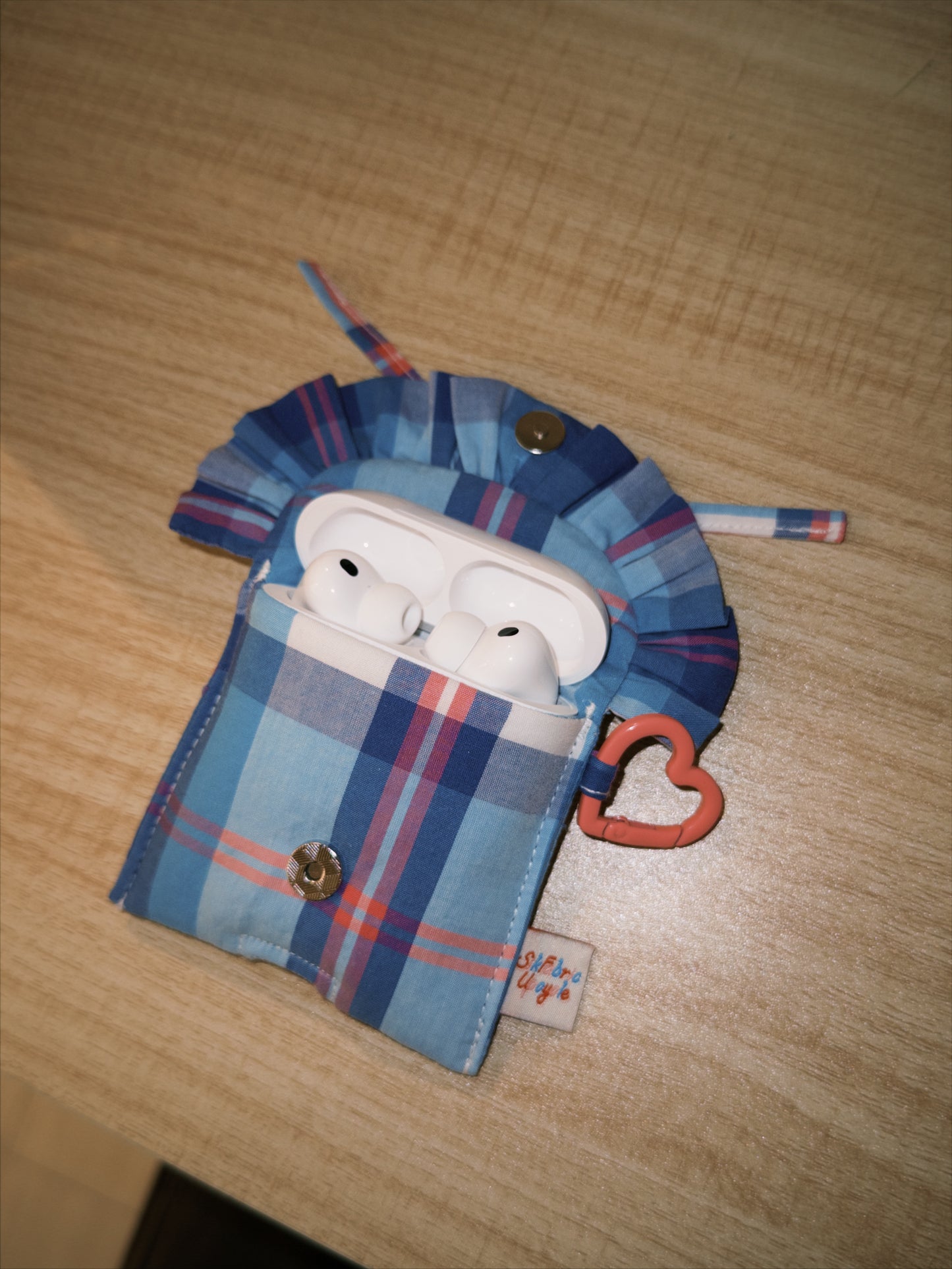 Ruffled AirPods Pouch （AirPods Pro2/3 | 磁吸款 | Blue with Pink Stripes)