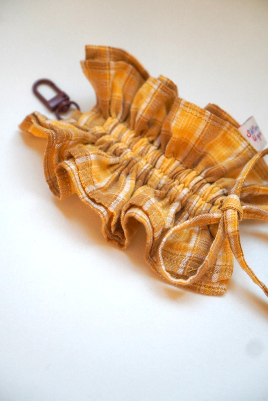 Ruffled Keychain | M size | Yellow & Brown