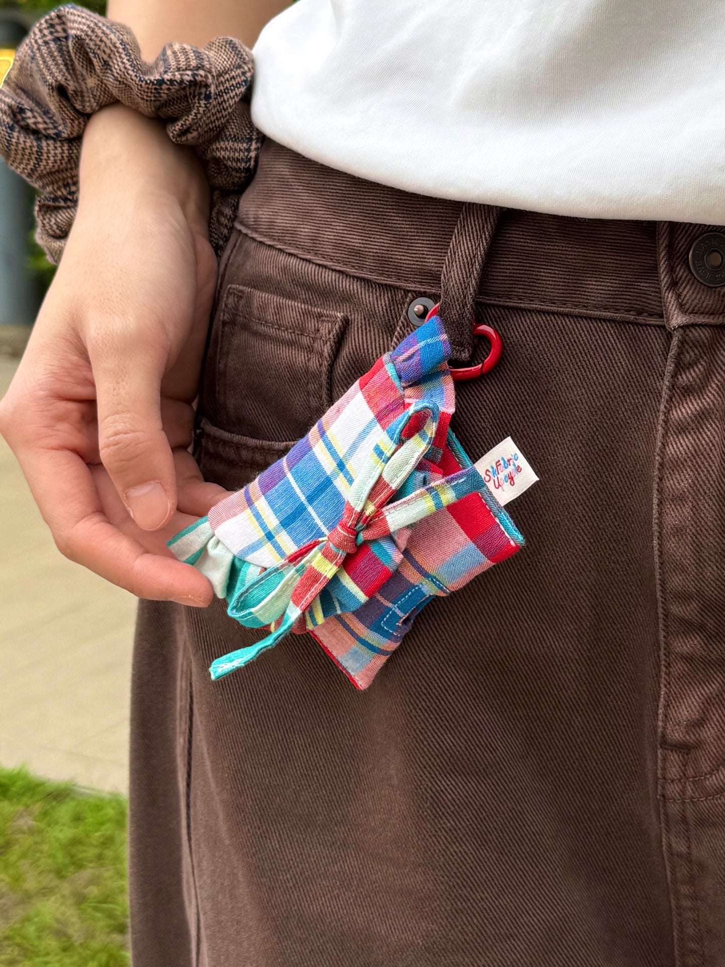 Ruffled AirPods Pouch （AirPods Pro2/3 | 磁吸款 | Red & Blue)