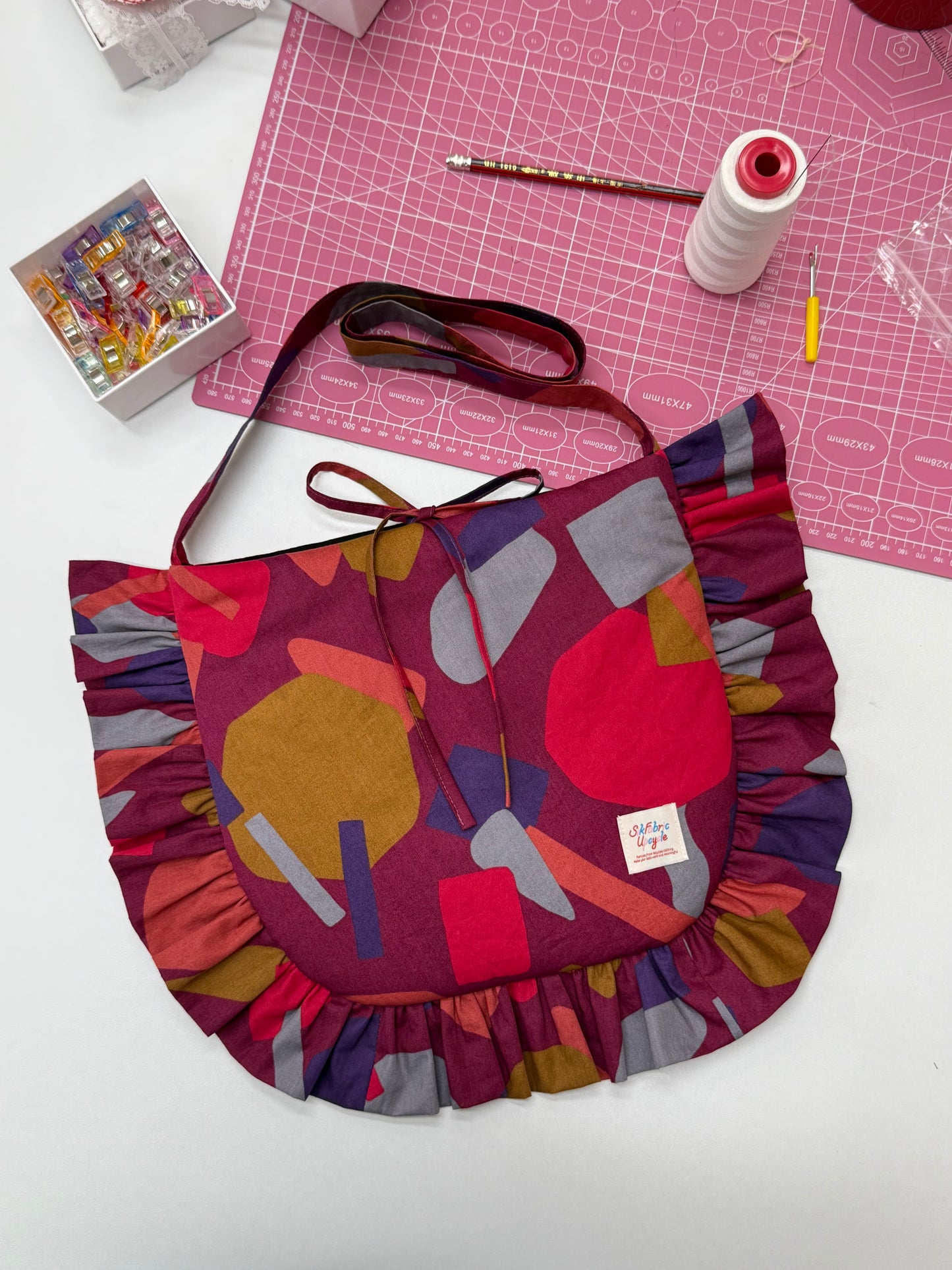 Ruffled Crossbody Bag (L Size | Geometric Purple)