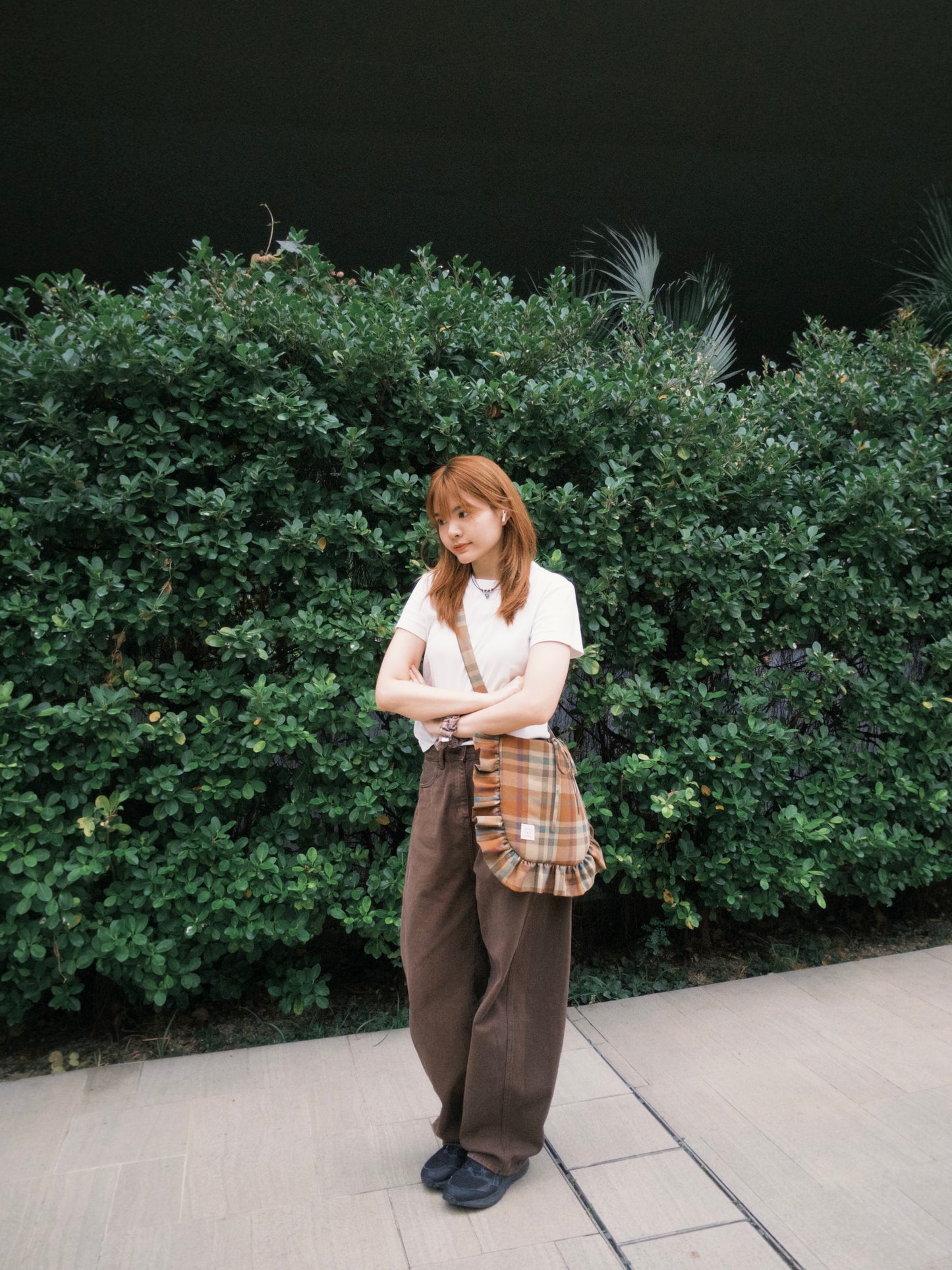 Ruffled Crossbody Bag (L Size | Forest Brown)