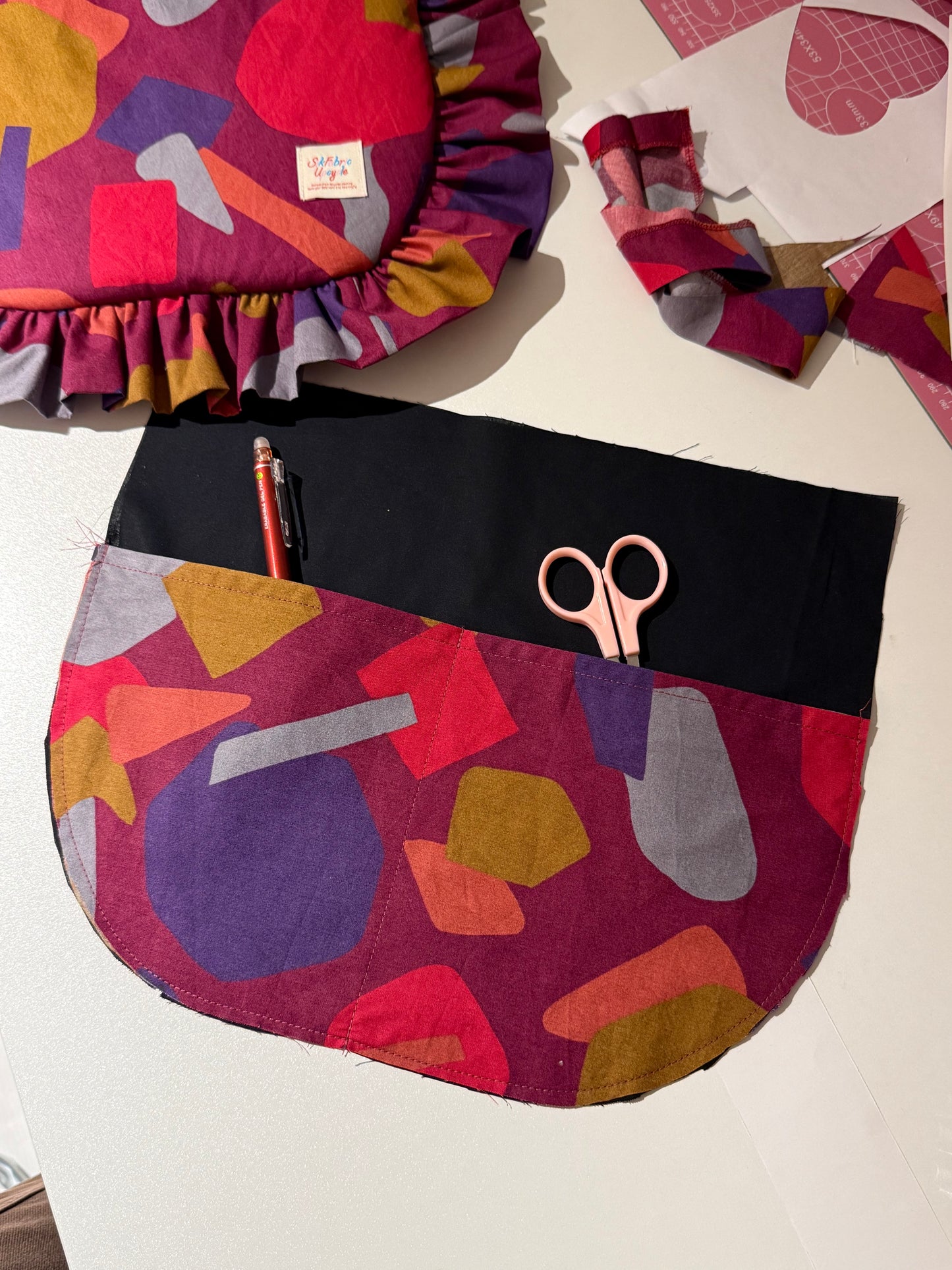 Ruffled Crossbody Bag (L Size | Geometric Purple)