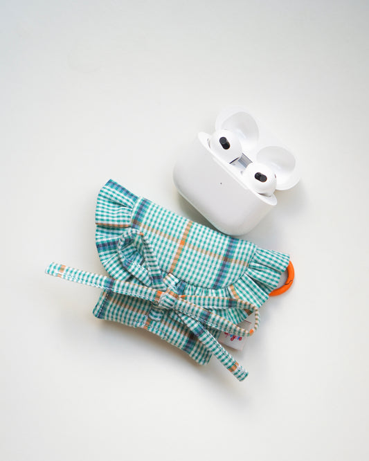 [Pre-order] Ruffled AirPods Pouch (Green & Orange)