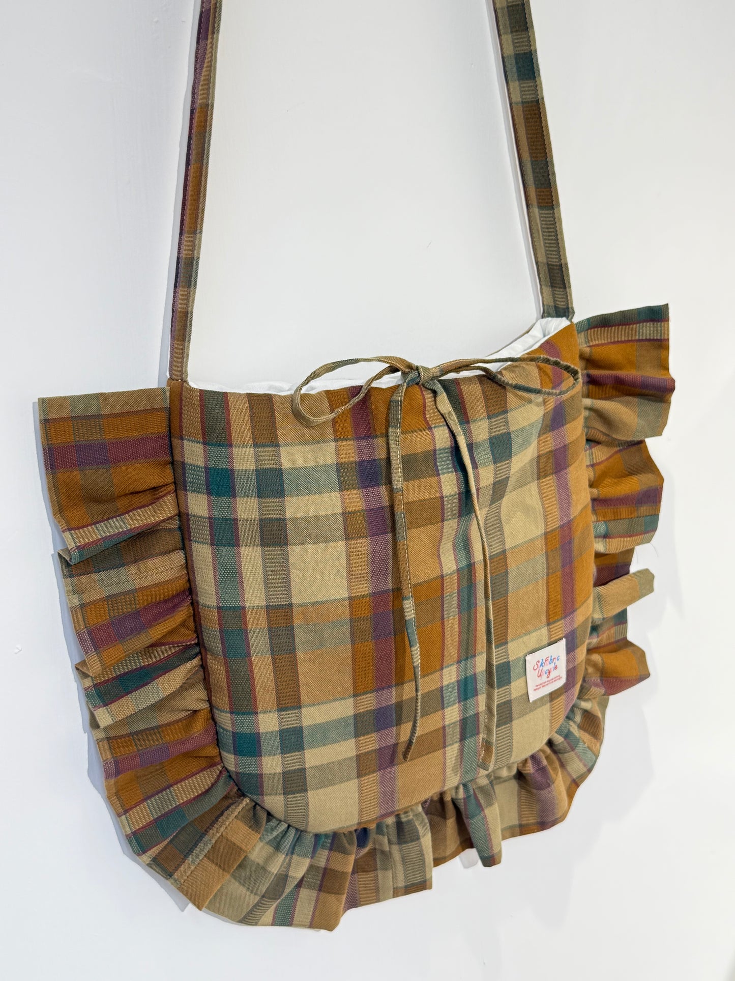 Ruffled Crossbody Bag (L Size | Forest Brown)