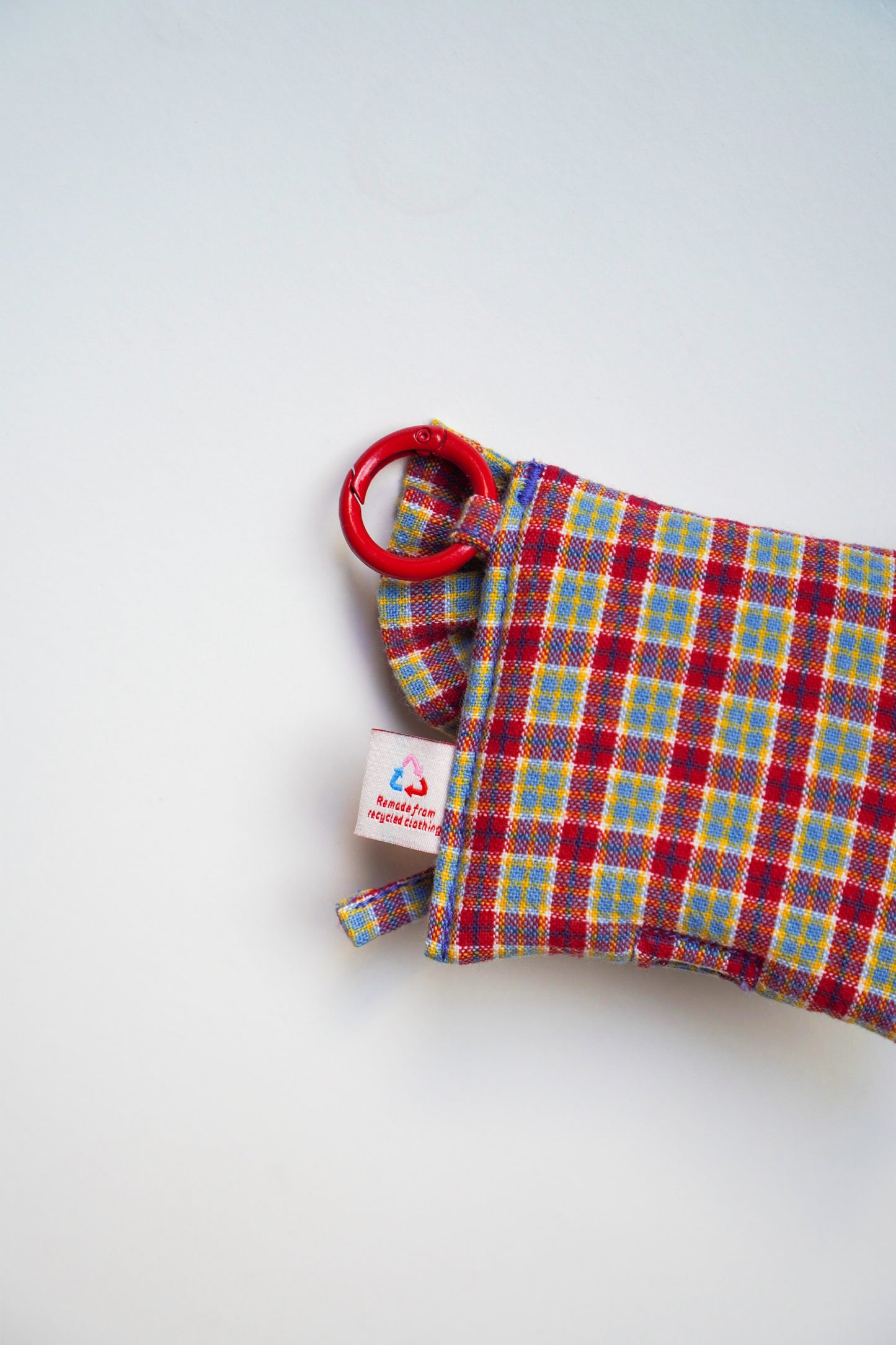 [Pre-order] Ruffled AirPods Pouch (Red with Yellow & Blue Stripes)